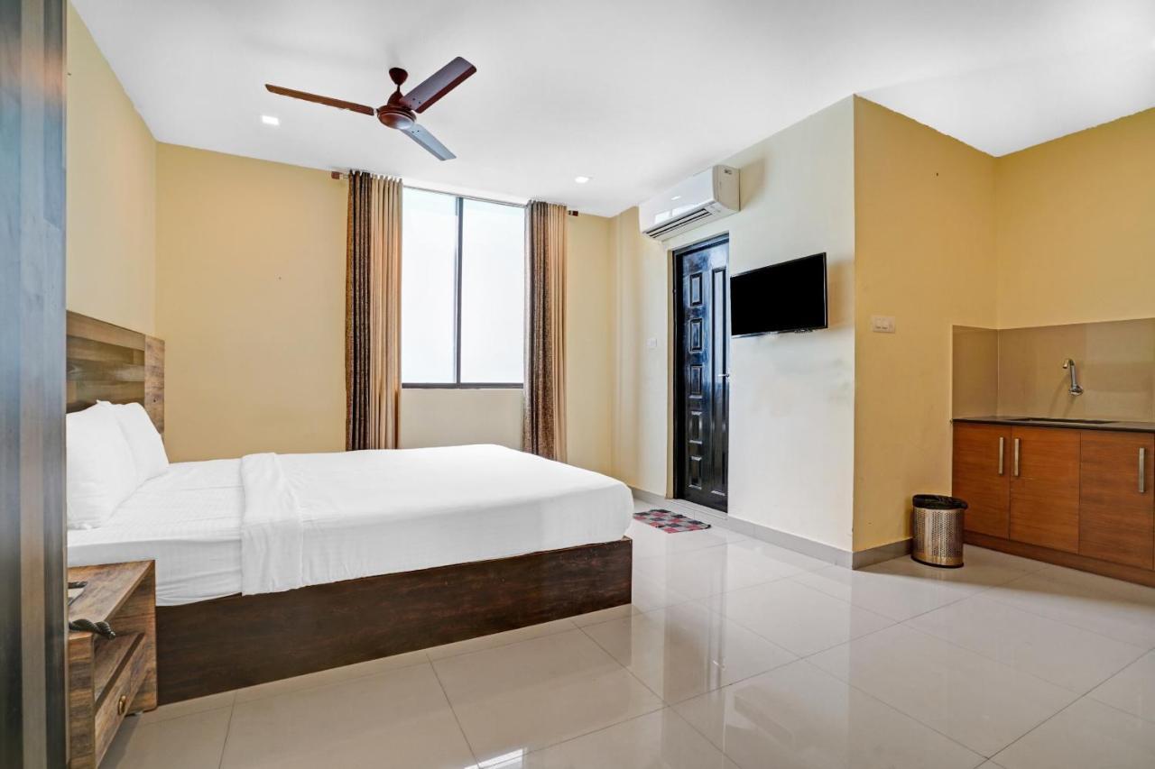 Capital O 87015 Hotel Al Salama Kochi Екстер'єр фото
