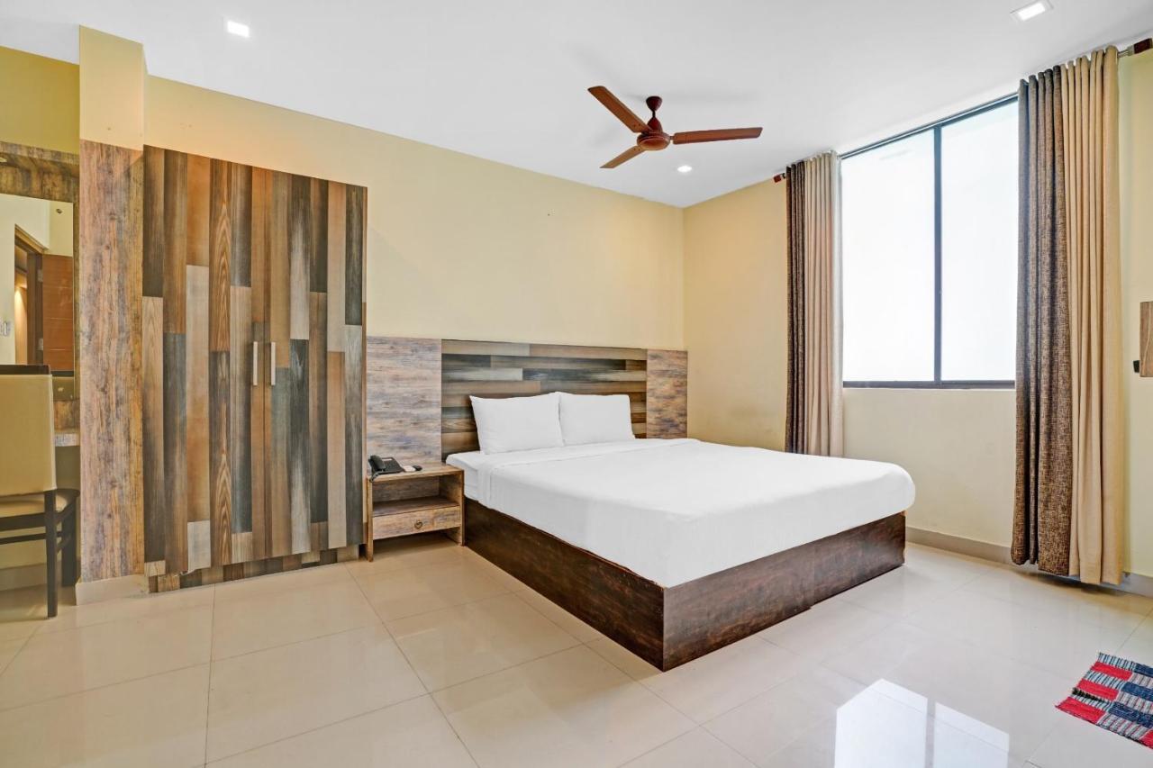 Capital O 87015 Hotel Al Salama Kochi Екстер'єр фото
