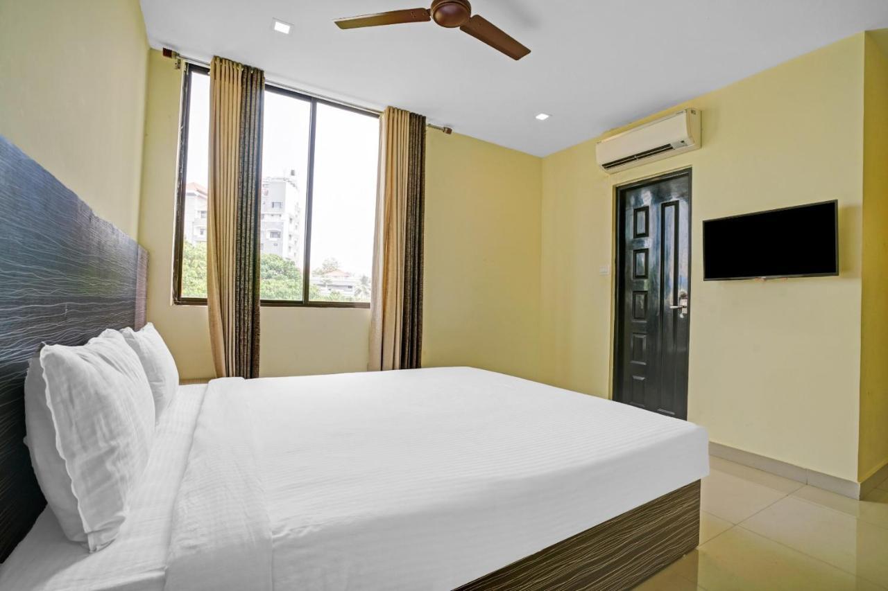 Capital O 87015 Hotel Al Salama Kochi Екстер'єр фото