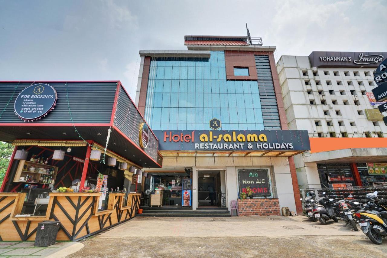 Capital O 87015 Hotel Al Salama Kochi Екстер'єр фото