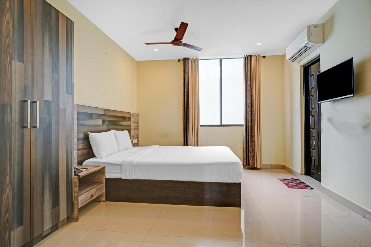 Capital O 87015 Hotel Al Salama Kochi Екстер'єр фото